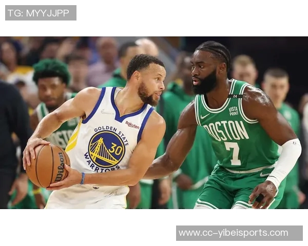 本赛季上篮命中率排行榜里夫斯高居第一杰伦布朗紧随其后库里并列第六